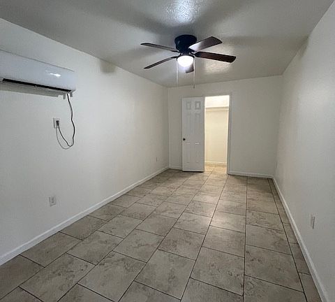 5th image of 3390 Magnolia St #1