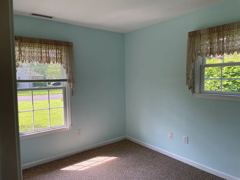 111 Maple Ln — Photo 11