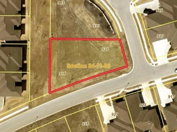 934 Lacebark Ln, Lincoln, NE 68521