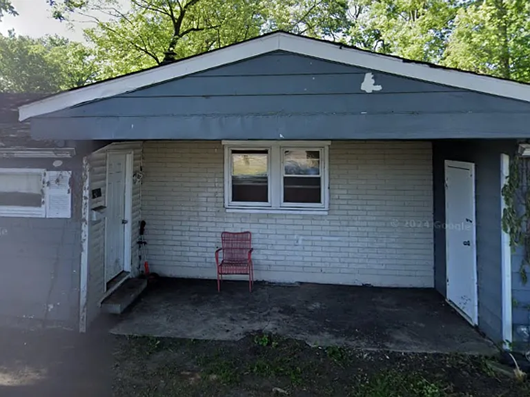 157 1/2 Stafford Ave — Photo 1