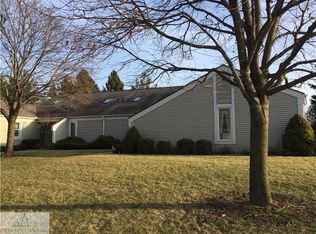 7215 Medallion Dr, Lansing, MI 48917