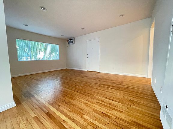 3rd image of 5881 Saturn St APT 4