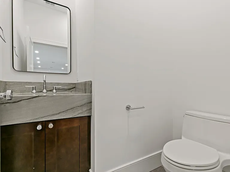92 S Highland Ave #2 — Photo 9
