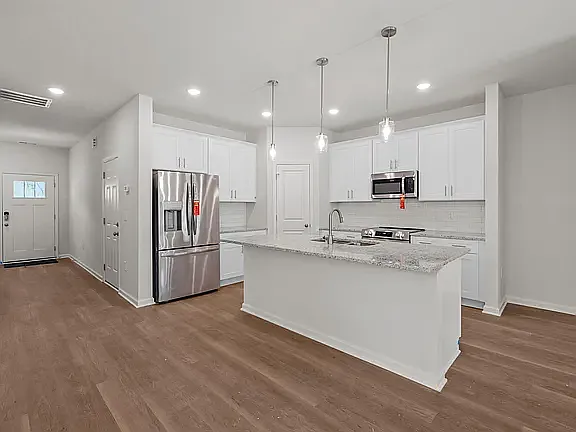 3 bed, 1830 sqft, $2,300 — Photo 3