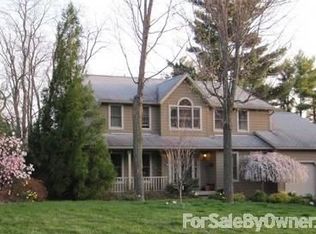 102 Topaz Trl, Syracuse, NY 13219
