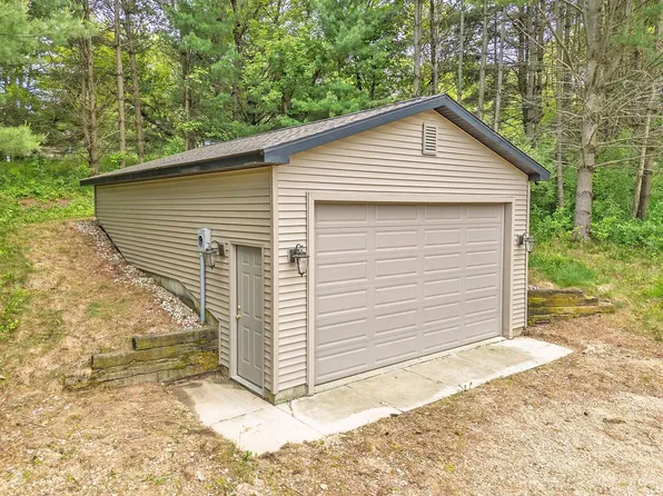S1366 E Redstone Dr, La Valle, WI 53941