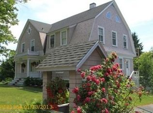 51 High St, Camden, ME 04843