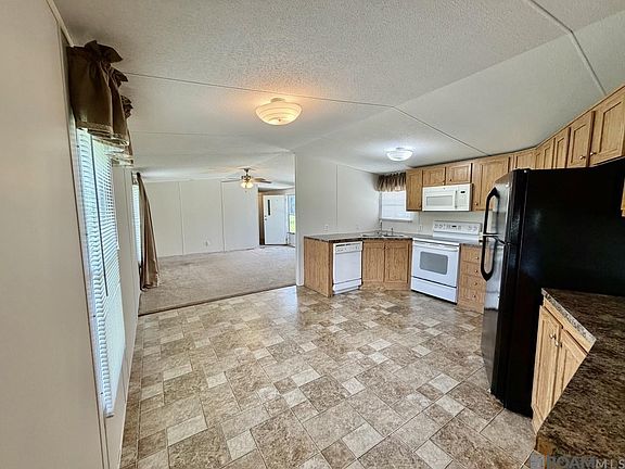 2nd image of 44126 Loop Rd
