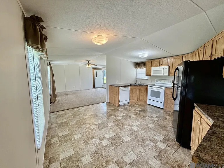 44126 Loop Rd — Photo 2