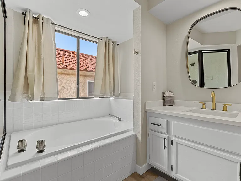 44 Westheimer Rd — Photo 8