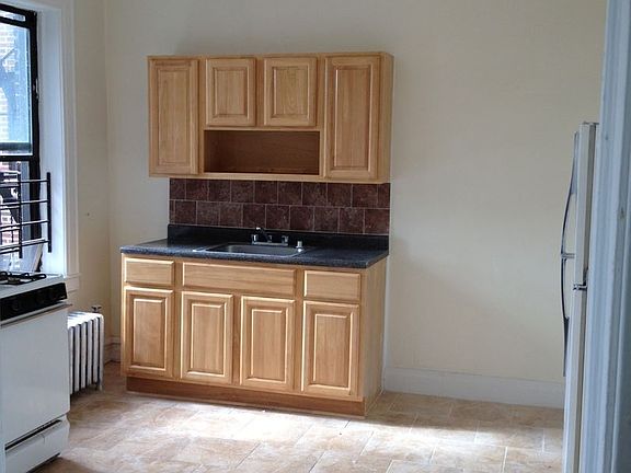 2nd image of 85 Halsted St APT 210