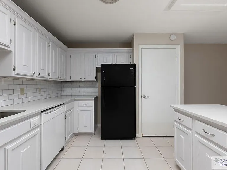 1500 Palm Valley Dr — Photo 11