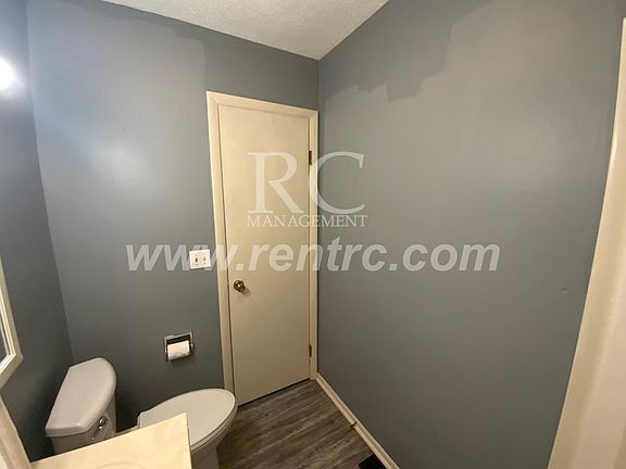 5th image of 206 E 14th St #G