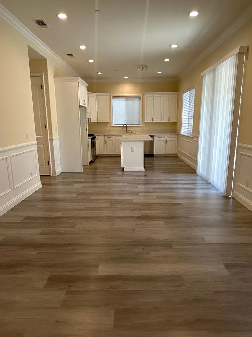 Beautiful 4-bedroom PUD townhouse in Temple City — Photo 3