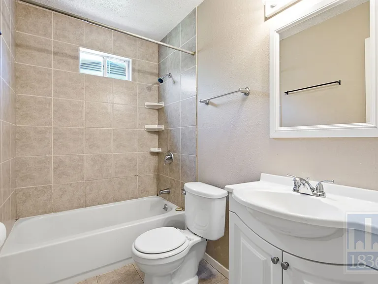 9002 Marsh Dr — Photo 15