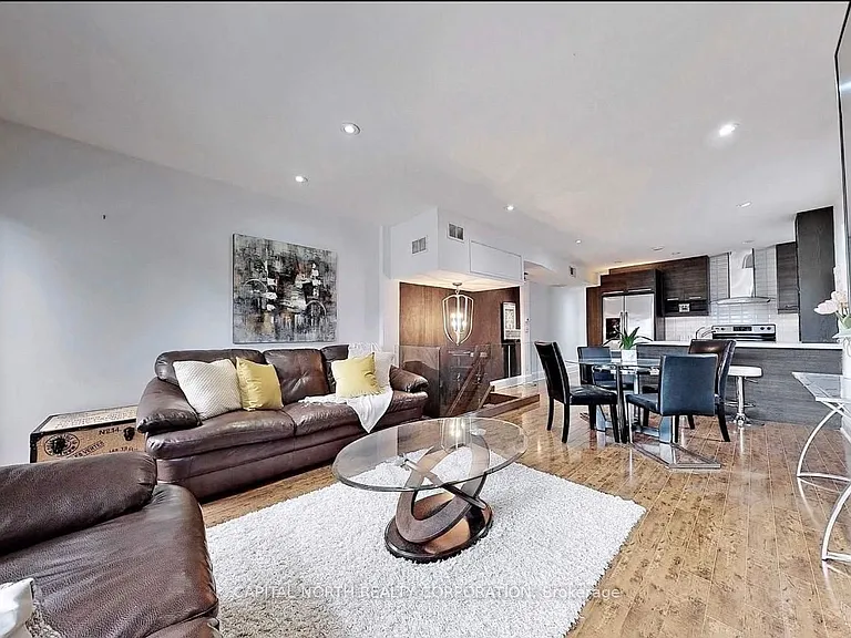 4 Belle Ayre Blvd #UPPER — Photo 2