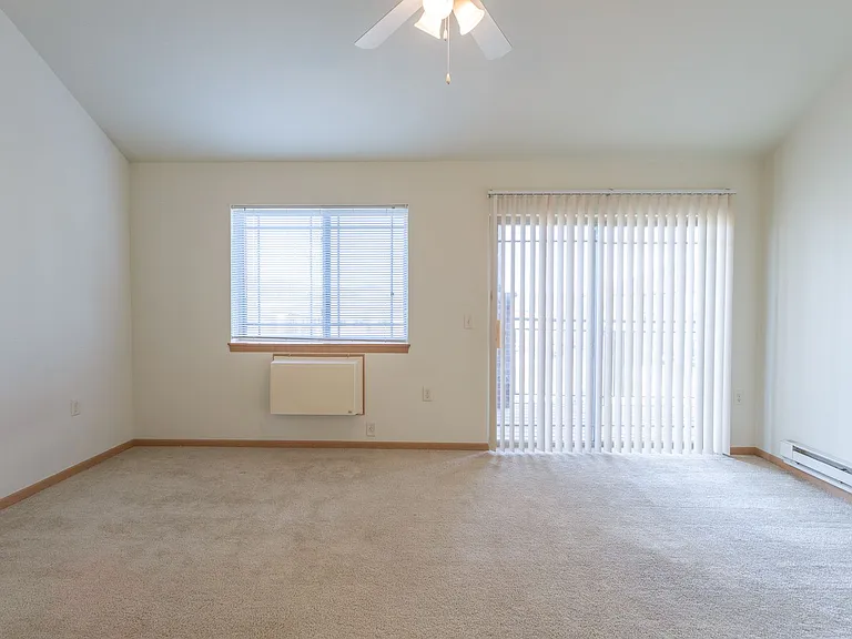 Prairie Crest Apartments — Photo 10