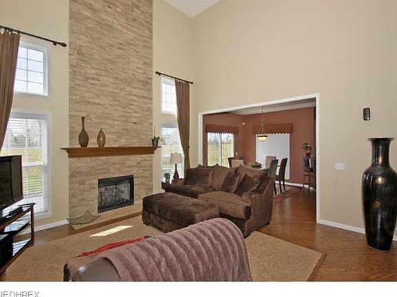 5th image of 33351 Ambleside Dr