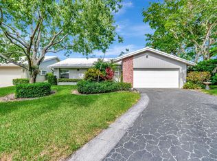 22390 Cameo Dr E, Boca Raton, FL 33433
