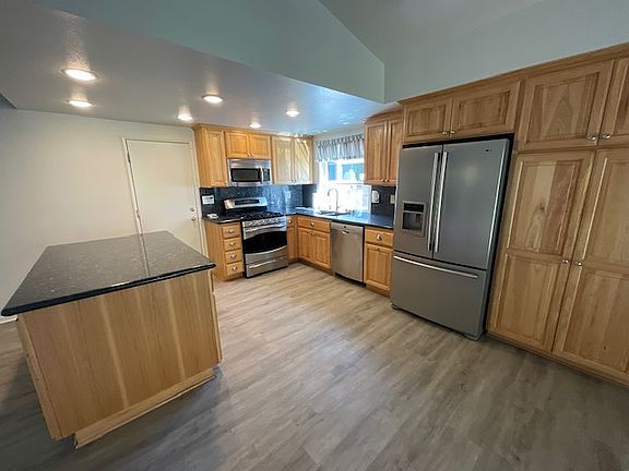 4th image of 32149 Green Hill Dr