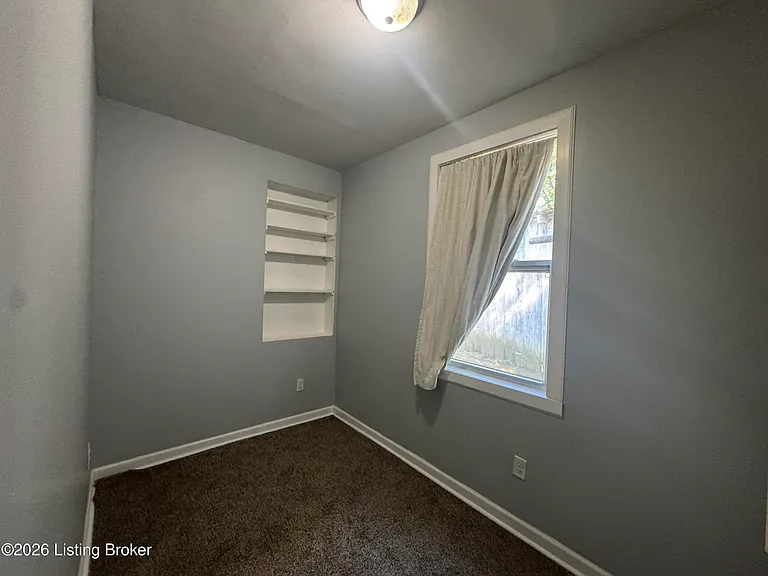 125 N Jane St — Photo 17