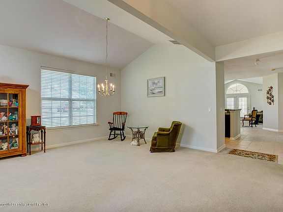 5th image of 601 Quail Ct