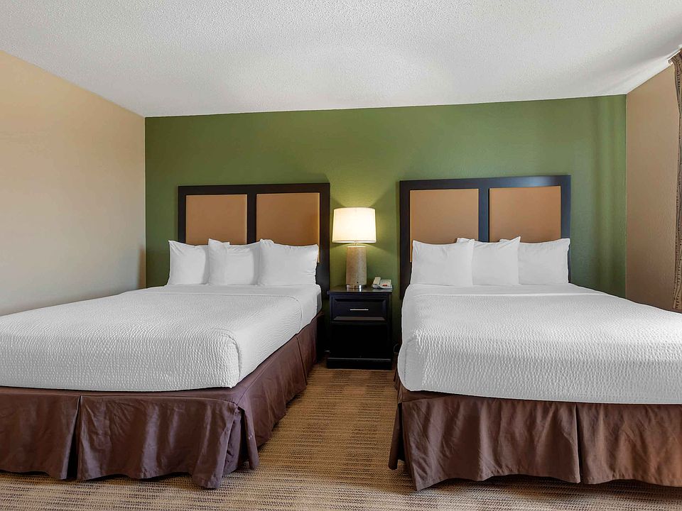 1 Bedroom Suite - 2 Full Beds