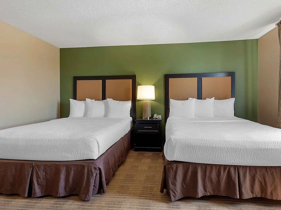 1 Bedroom Suite - 2 Full Beds