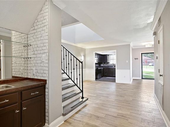 3rd image of 1320 Butternut Ave