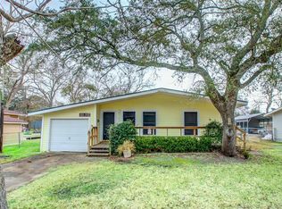 708 Winding Way, Lake Jackson, TX 77566
