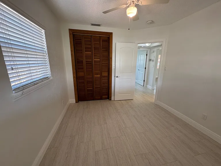 Grevilla Ave S — Photo 12