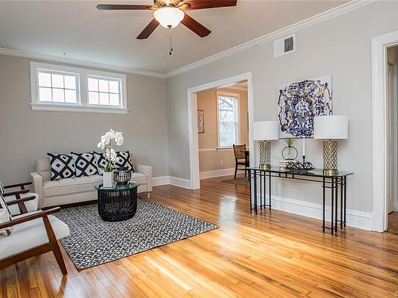 4th image of 2912 Woodcliff Ave