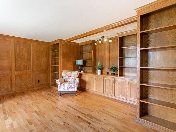 3rd image of 23293 Orchard Ln