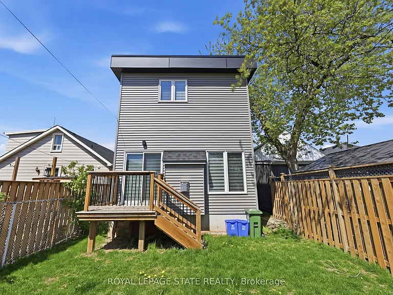37 Delena Ave S — Photo 34