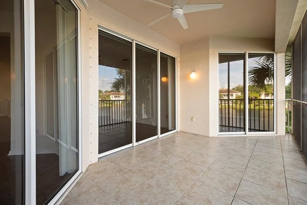 3 bed, 2.0 bath, 2045 sqft, $2,350 — Photo 3