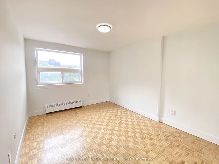 10 Garfella Dr #401 — Photo 7