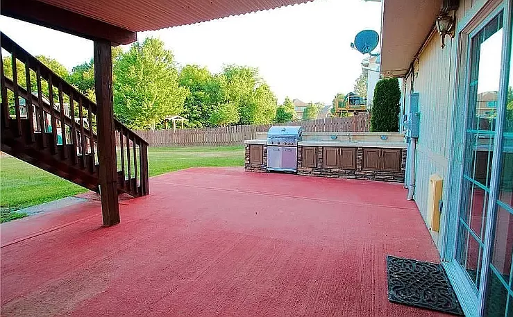 1912 Country Ridge Dr — Photo 18
