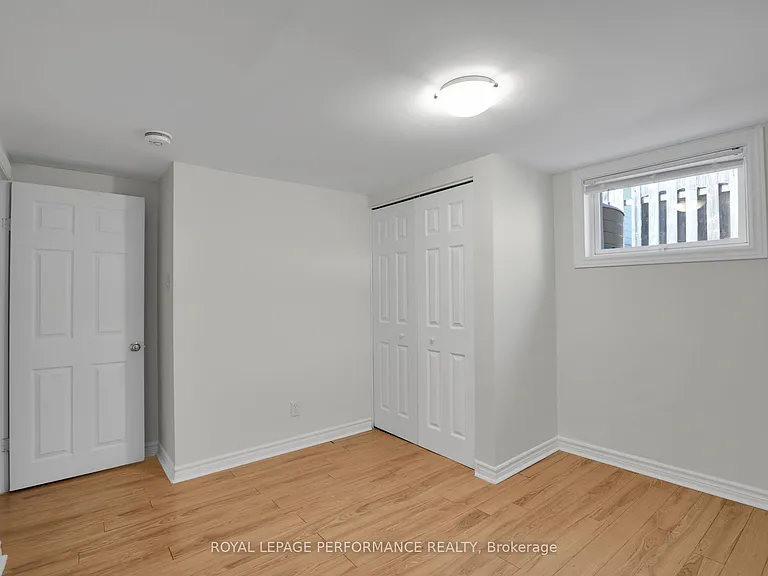 940 Brant St #LOWER — Photo 13