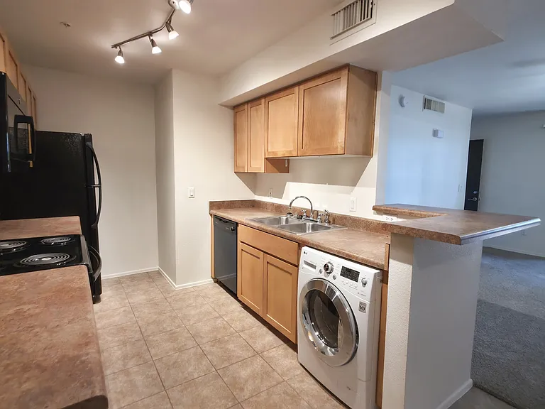 1185 W University Ave #13 — Photo 11