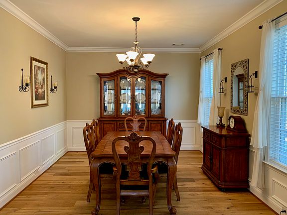 4th image of 2315 Northwood Dr