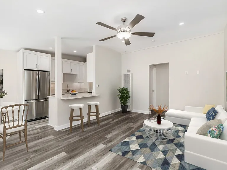 212 Palos Verdes Blvd. — Photo 4