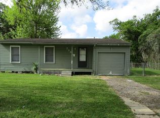 234 Jasmine St, Lake Jackson, TX 77566