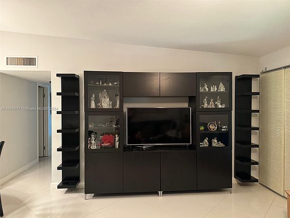 4th image of 7741 Ashmont Cir #206