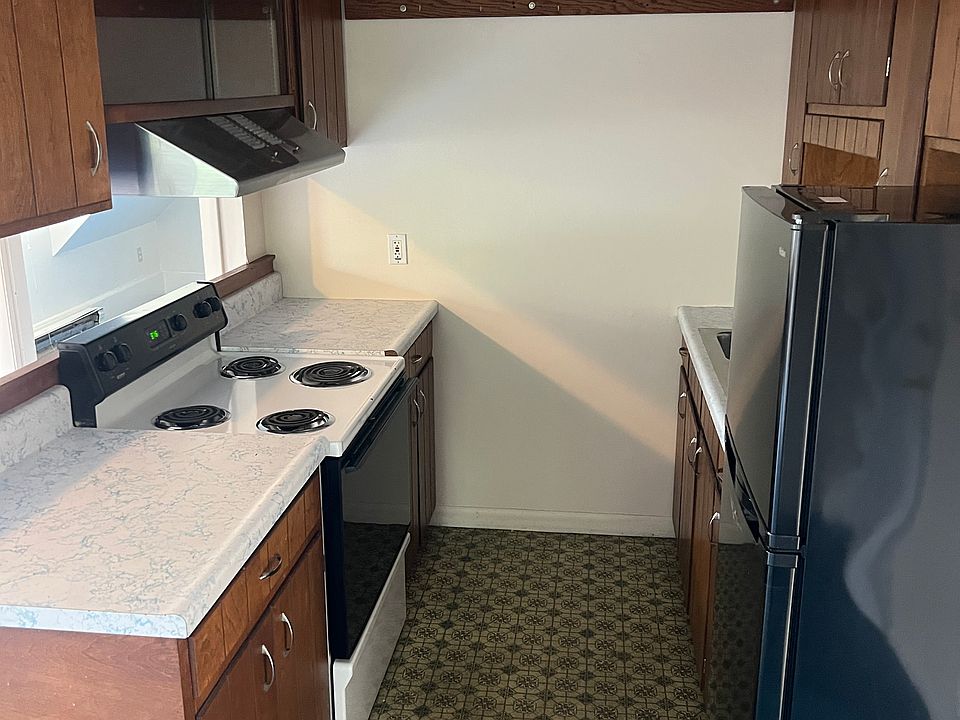 Dining Room / Kitchen Area - View 5