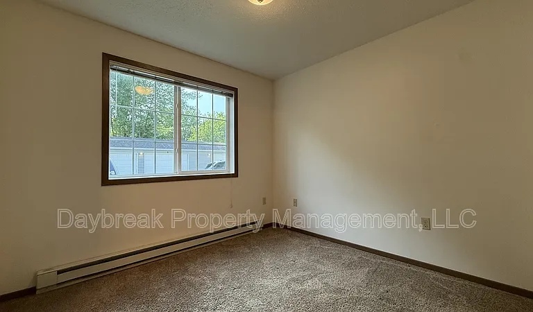 317 16th St S #4 — Photo 6