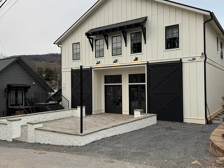 118 Oak Crescent Cir — Photo 1