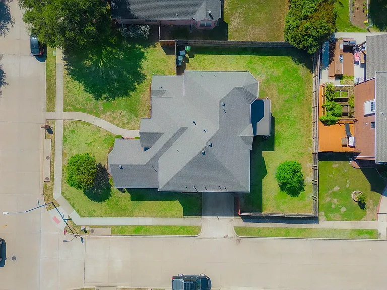 223 Briar Oak Dr — Photo 2