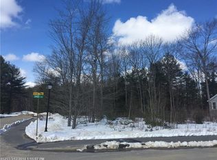 11 Shady Ln, Topsham, ME 04086