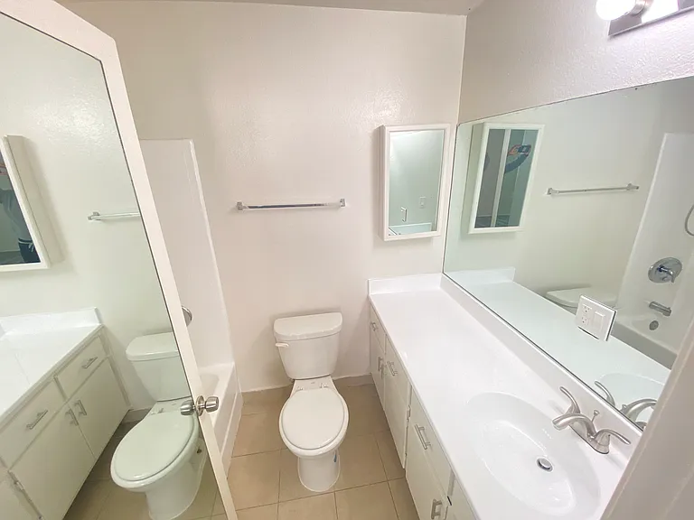 15020 Burbank Blvd #107 — Photo 6