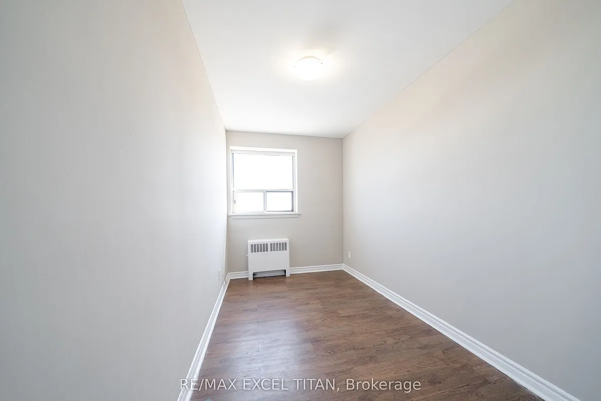 Building Photo - 468 Ottawa St N #738D